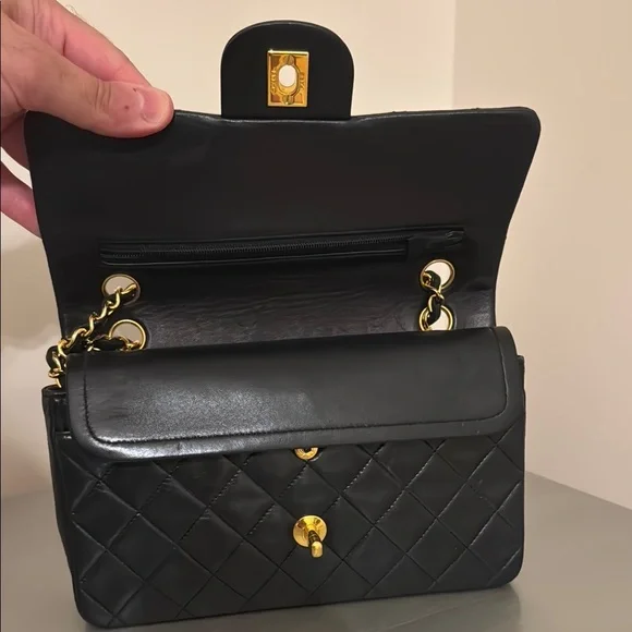 Chanel Classic Double Flap Medium Black Lambskin with 24k gold plate hardware - Picture 7 of 16